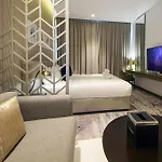Stylish Studio Apartment With Pool In Business Bay